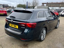 Toyota Avensis 1.8 Avensis Excel Valvematic CVT 5dr 9