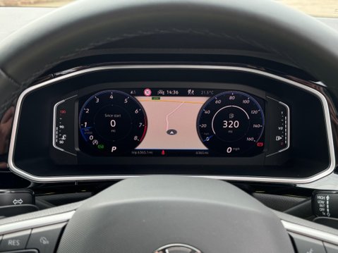 Volkswagen T-Roc 1.5 TSI R-Line DSG Euro 6 (s/s) 5dr 17