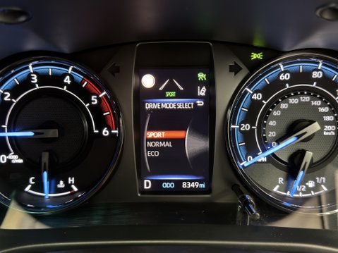 Toyota Hilux INVINCIBLE X 4WD 48V MHEV AUTO 70