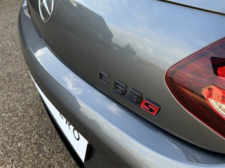 Mercedes-Benz C Class AMG C 63 S PREMIUM PLUS 38