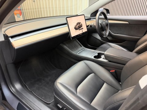 Tesla Model 3 (Dual Motor) Long Range Auto 4WDE 4dr 47