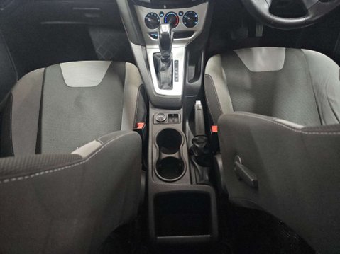 Ford Focus 1.6 Focus Zetec 125 Auto 5dr 31