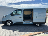 Renault Trafic SL28 Business Plus 130 ps dCi - Twin Side Loading Doors 9