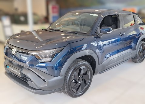 Suzuki e Vitara Motion 61kWh electric 2WD 1