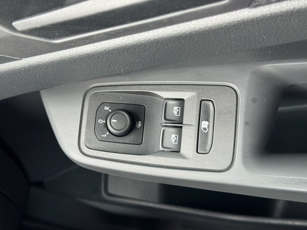 Ford Transit Connect SWB L1H1 [SOLD CR] Low Roof Trend 220 Air Con Nav Sensors EURO 6 23