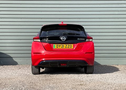 Nissan LEAF N-CONNECTA 8