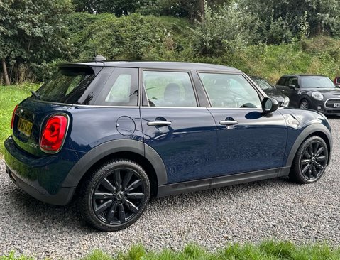 Mini Hatch 1.5 Cooper Auto 5dr 3