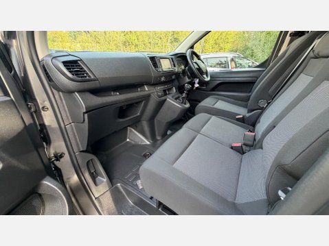 Vauxhall Vivaro L1H1 F2900 PRO S/S 33