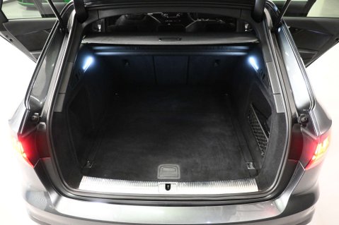 Audi A4 2.0 A4 Black Edition 40 TDI Quattro Semi-Auto 4WD 5dr 39