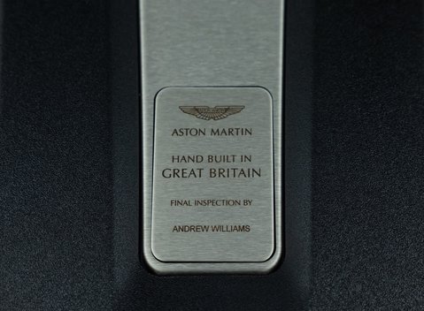 Aston Martin DBX 707 43