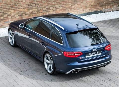 Audi RS4 Avant 9