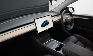 Tesla Model Y LONG RANGE AWD Comfort Suspension 20" Induction Alloys GROK AI 1 Owner VATQ 20