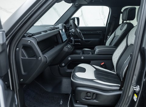 Land Rover Defender 110 V8 Carpathian Edition OVERFINCH 21