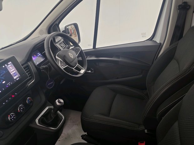 Renault Trafic RENAULT TRAFIC LWB DIESEL LL30 Blue dCi 130 Extra [Safety] Van 16