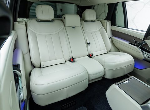 Land Rover Range Rover P530 FIRST EDITION LWB 17