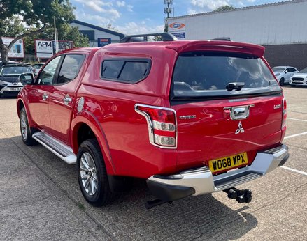 Mitsubishi L200 2.4 L200 Barbarian DI-D Auto 4WD 8