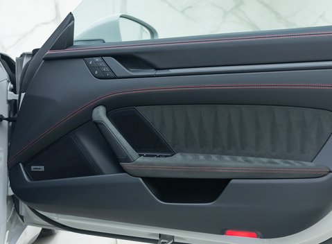 Porsche 911 Carrera GTS (992) 25