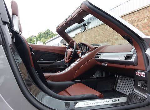 Porsche Carrera GT 25