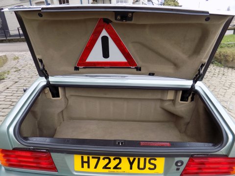 Mercedes-Benz SL Series 500SL-32 33