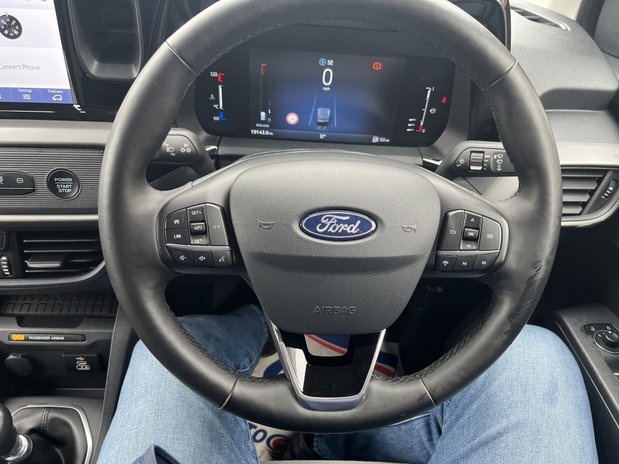 Ford Transit Courier Transit Courier 1.5 EcoBlue Limited Van 17
