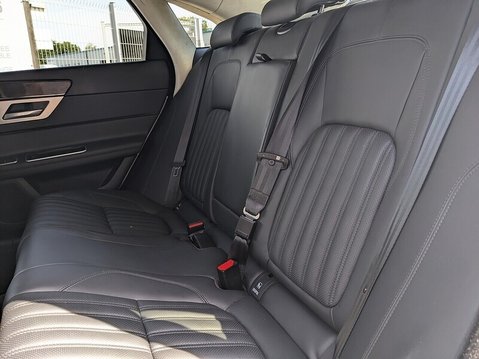 Jaguar XF PORTFOLIO 29