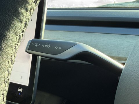 Tesla Model Y (Dual Motor) Long Range SUV 5dr Electric Auto 4WDE (384 bhp) 37