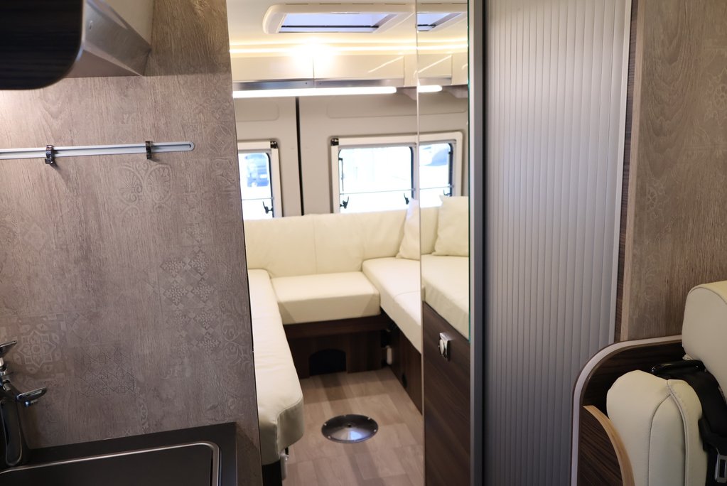 Fiat Ducato Laika 646 ECOVIP 180 BHP Auto huge factory upgrades cost new £98K    18