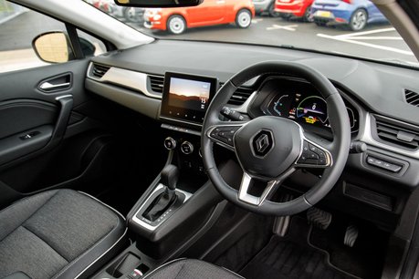 Renault Captur TECHNO E-TECH