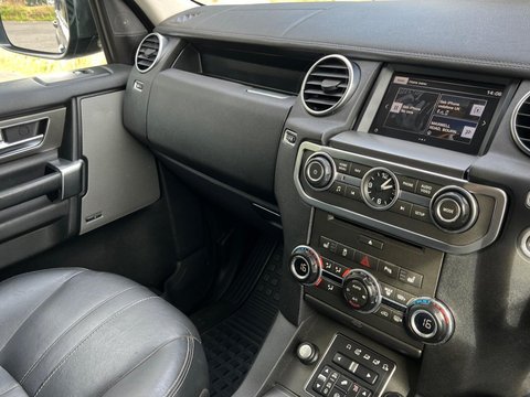 Land Rover Discovery 3.0 SD V6 Graphite Auto 4WD Euro 6 (s/s) 5dr 9