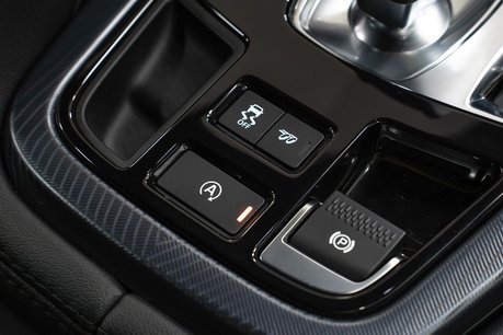 Jaguar F-Type 2.0i GPF R-Dynamic Coupe 2dr Petrol Auto Euro 6 (s/s) (300 ps) 19