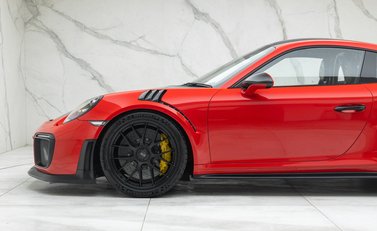 Porsche 911 GT2 RS Weissach (991) 51