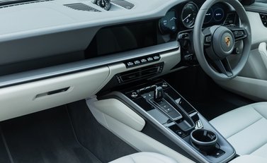 Porsche 911 Carrera S (992) 15
