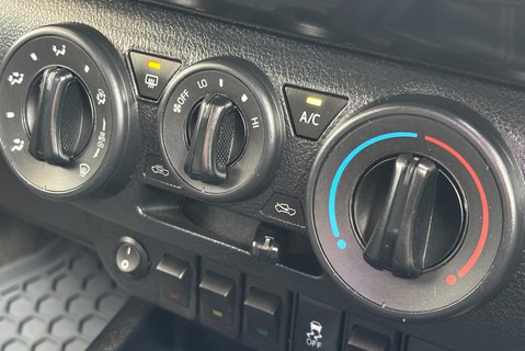 Toyota Hilux Active 4WD D-4D DCB Utility Service Body - Uprated to 3.5t 22