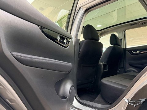 Nissan Qashqai 1.2 DIG-T N-Connecta 2WD Euro 6 (s/s) 5dr 49