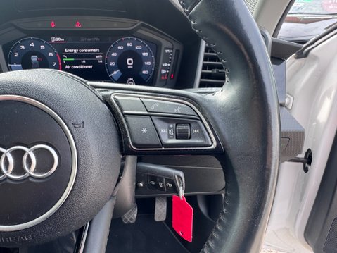 Audi A1 SPORTBACK TFSI TECHNIK 16