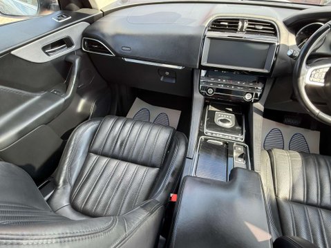 Jaguar F-Pace 2.0 D240 Portfolio SUV 5dr Diesel Auto AWD Euro 6 (s/s) (240 ps) 43