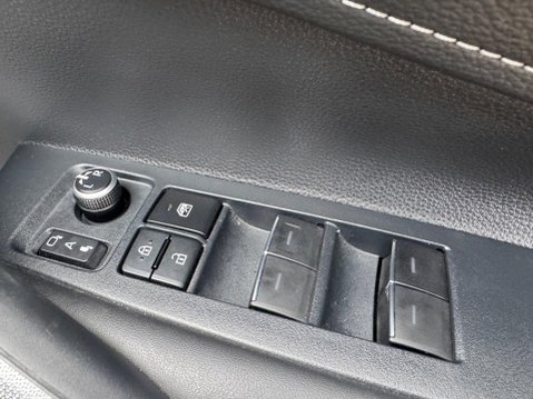 Toyota Corolla 1.8 VVT-h Design Touring Sports CVT Euro 6 (s/s) 5dr 44