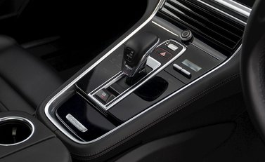 Porsche Panamera Turbo Sport Turismo 22