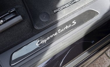 Porsche Cayenne Turbo S 7