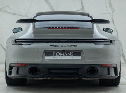 Porsche 911 Carrera 4 GTS (992) 8