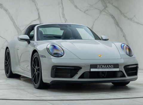Porsche 911 Targa 4 GTS (992) 12