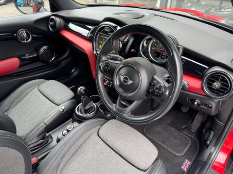 Mini Hatch COOPER S 16