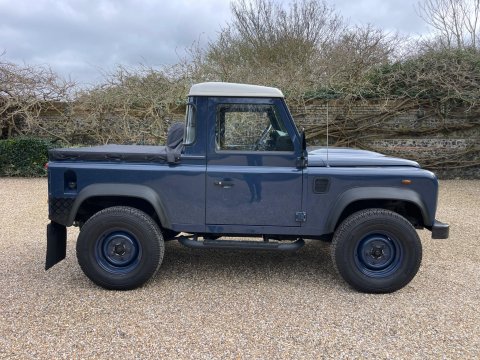 Land Rover Defender 2.4 TDCi Pickup 2dr Diesel Manual 4WD SWB Euro 4 (122 bhp) 22