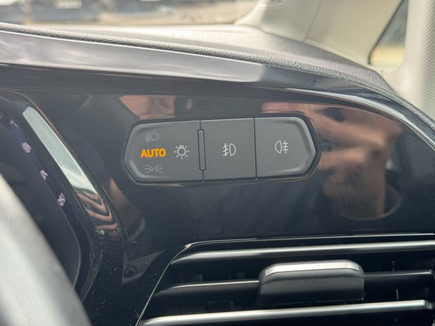 Ford Transit Connect AUTO LWB [SOLD CR] L2H1 Low Roof PHEV Trend 250 Air Con Nav Sensors EURO 6 21