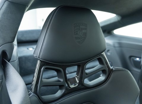 Porsche 911 GT3 Touring (992) 13