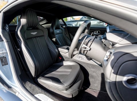 Aston Martin V8 Vantage 12