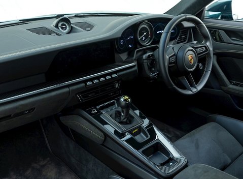 Porsche 911 (992) GT3 13
