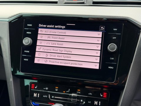 Volkswagen Passat 2.0 TDI R-Line DSG Euro 6 (s/s) 5dr 79