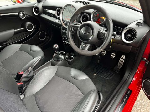 Mini Hatch 1.6 John Cooper Works 3dr 14