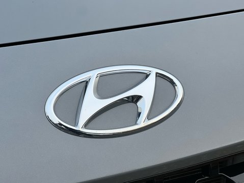 Hyundai KONA T-GDI PREMIUM MHEV 13